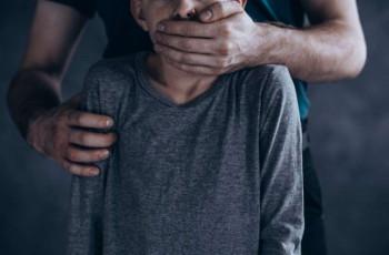 უმძიმესი დანაშაული შიდა ქართლში - 13 წლის ბავშვს ბაბუა სისტემატიურად აუპატიურებდა 13.10.2021