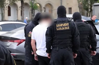 გორში დააკავეს ორი პირი, რომლებმა დიდი ოდენობით ყალბი ფული გაასაღეს 7.05.2025