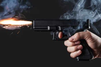 კასპის სოფელ ოკამში პოლიციელებს ცეცხლი გაუხსნეს