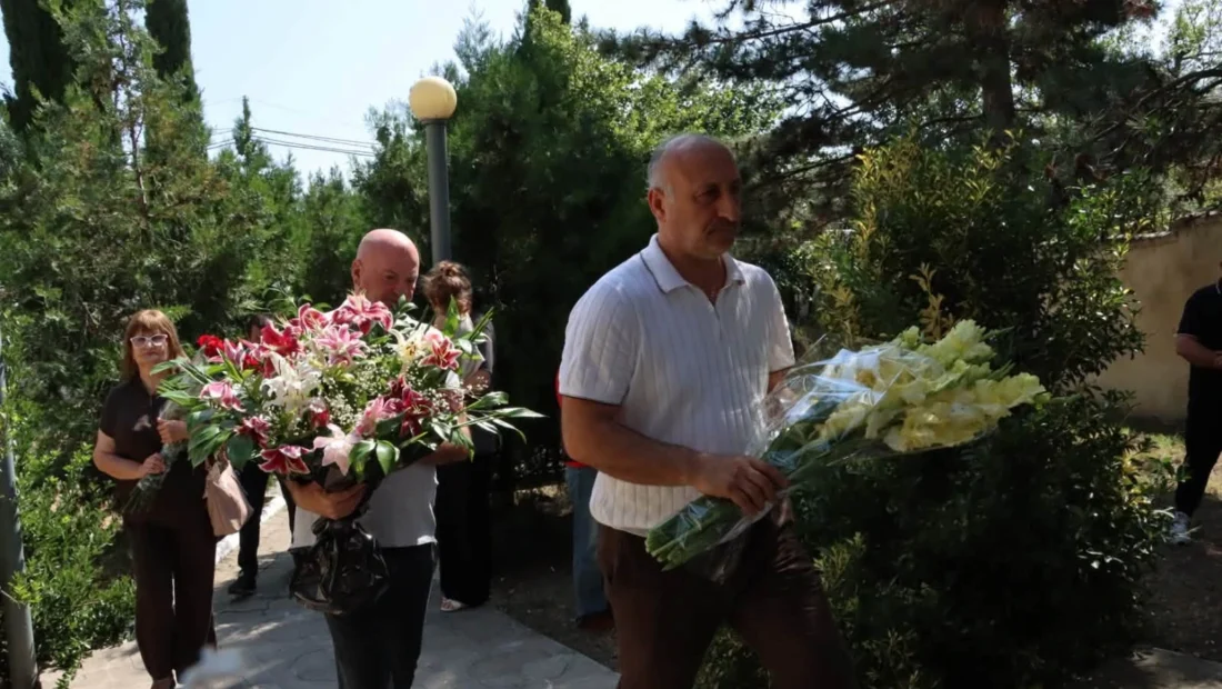 ქარელში აგვისტოს ომში დაღუპულთა ხსოვნას პატივი მიაგეს