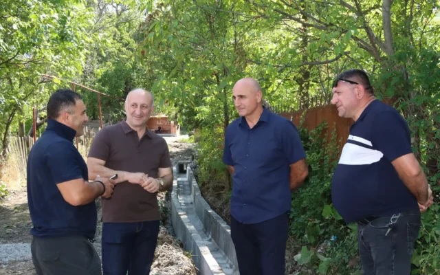 სოფელ ზემო ხვედურეთში სარწყავ-სანიაღვრე არხის მოწყობა მიმდინარეობს