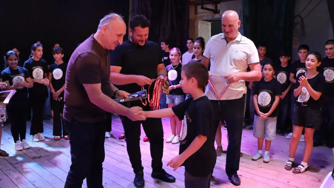 ქარელის კულტურის ცენტრის შემოქმედებითი ჯგუფები წარმატებისთვის დაჯილდოვდნენ