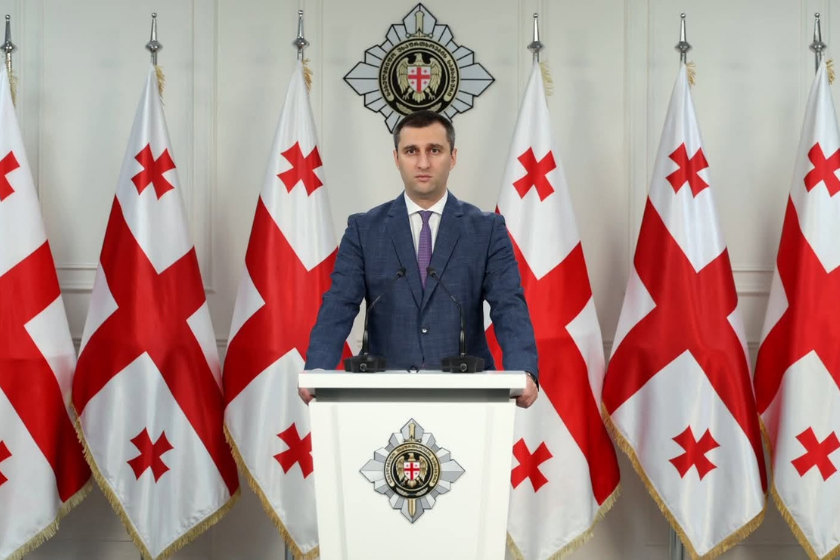 სუს-ის ანტიკორუფციული სააგენტოს თანამშრომლებმა, სისხლის სამართლის ორ სხვადასხვა საქმეზე ჩატარებული საგამოძიებო და ოპერატიული ღონისძიებების შედეგად, მასშტაბური თაღლითობისა და თაღლითობის მცდელობის ფაქტზე საქართველოს ხუთი და თურქეთის რესპუბლიკის ერთი მოქალაქე დააკავეს
