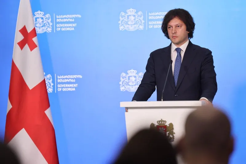 პრემიერი – „დიპ-სტეიტის“ აგენტურის მიერ რუსოფობიური განწყობების გაღვივება ხელოვნური პროცესია – როგორც ქართულ, ისე რუსულ საზოგადოებას სიფრთხილე მართებს, რათა „გლობალური ომის პარტიის“ ინტერესების სასარგებლოდ არ იმოქმედონ