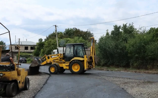 ქარელის სოფელ წვერში შიდა საუბნო გზის რეაბილიტაცია მიმდინარეობს