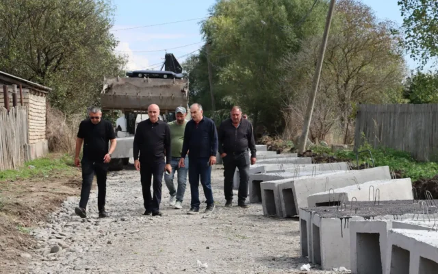 ქარელის სოფელ მოხისში შიდა საუბნო გზის რეაბილიტაცია მიმდინარეობს