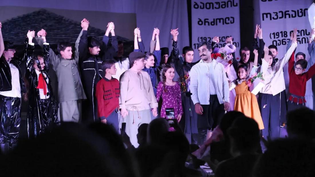 კასპში ახალგაზრდული თეატრის სპექტაკლის „გიორგი მაზნიაშვილი“ პრემიერა გაიმართა